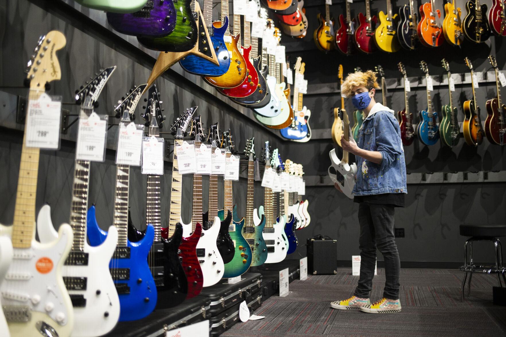 Canadians go crazy for Eldridge guitar with 6 signature color finishes